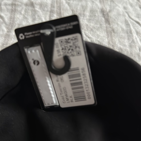 Lululemon Cold Terrain Run Beanie OS Black - Picture 3 of 6